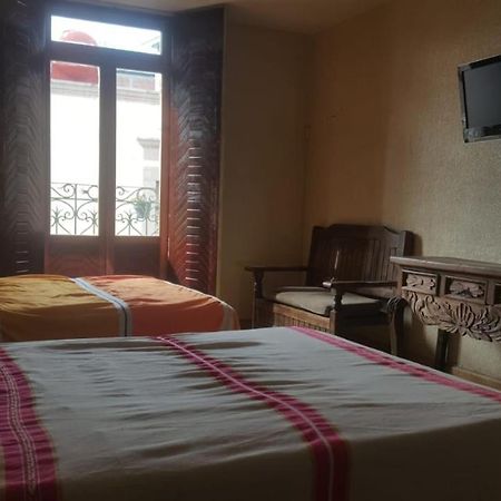 Hostal Casa Castillo 모렐리아 외부 사진