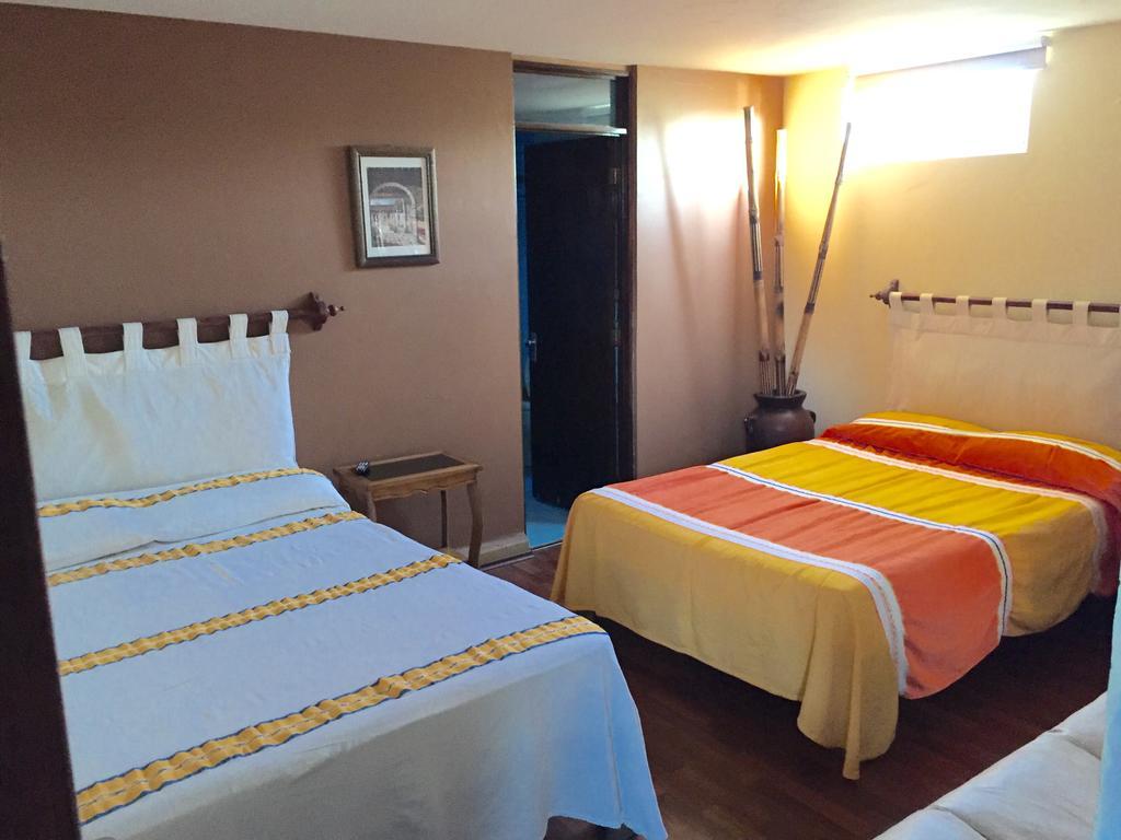 Hostal Casa Castillo 모렐리아 객실 사진