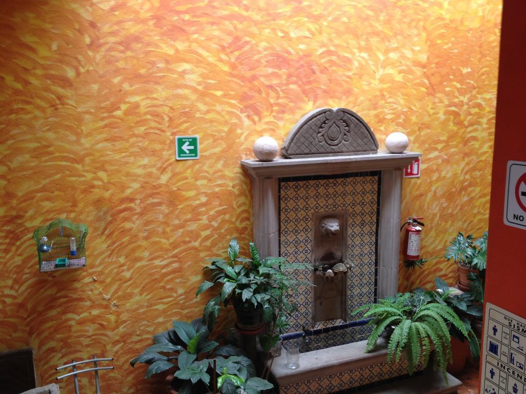 Hostal Casa Castillo 모렐리아 외부 사진