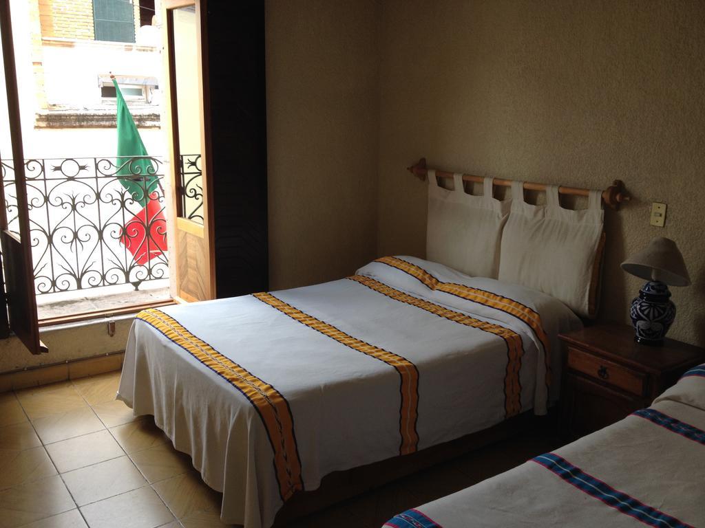 Hostal Casa Castillo 모렐리아 외부 사진
