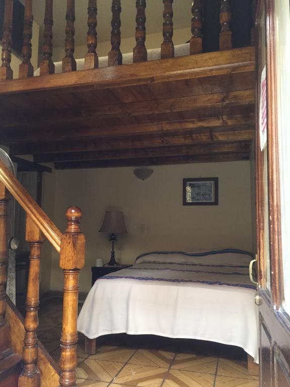 Hostal Casa Castillo 모렐리아 외부 사진