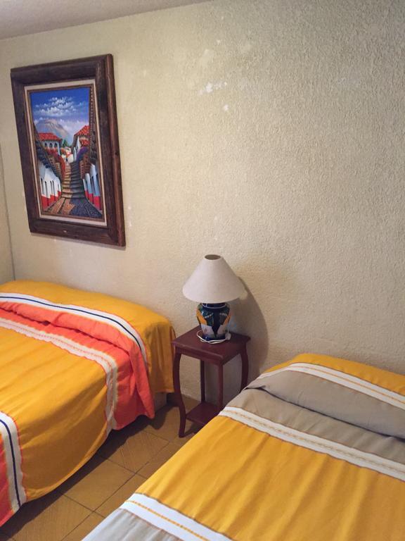 Hostal Casa Castillo 모렐리아 외부 사진